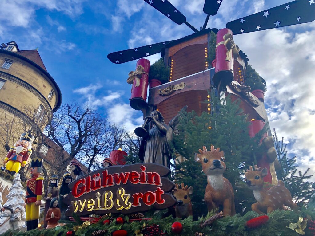 stuttgart christmas market glühwein vendor